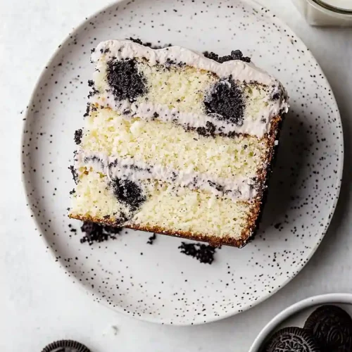 vanilla cake with oreo frosting