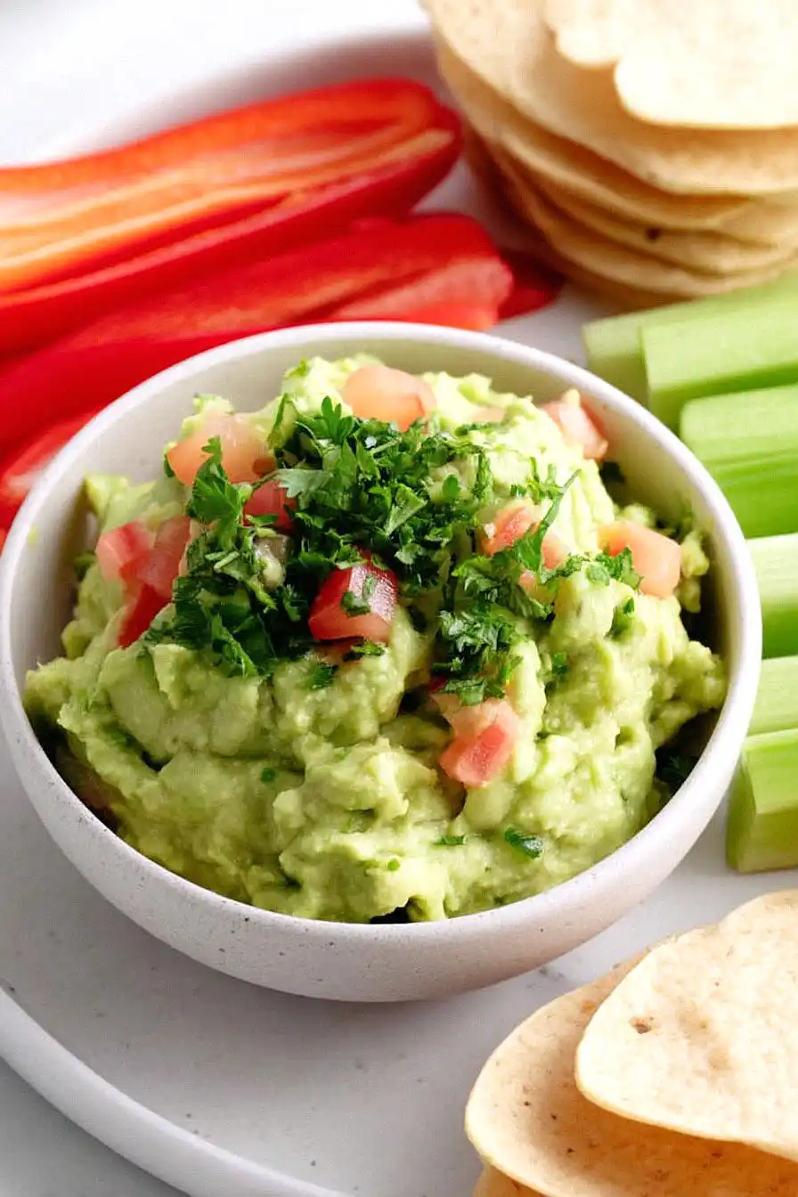 guacamole with veggie sticks