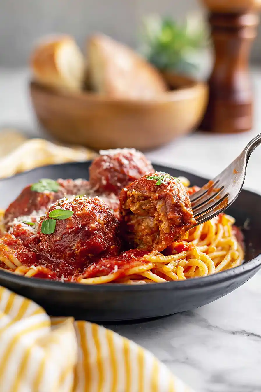 spaghetti bolognese with meatballs